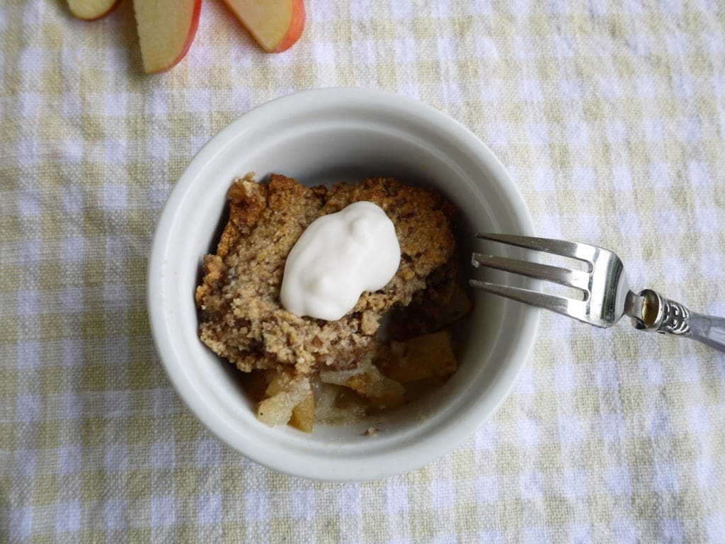 Apple-Pear Cinnamon Crumble (Paleo, gluten-free) | Perchance to Cook
