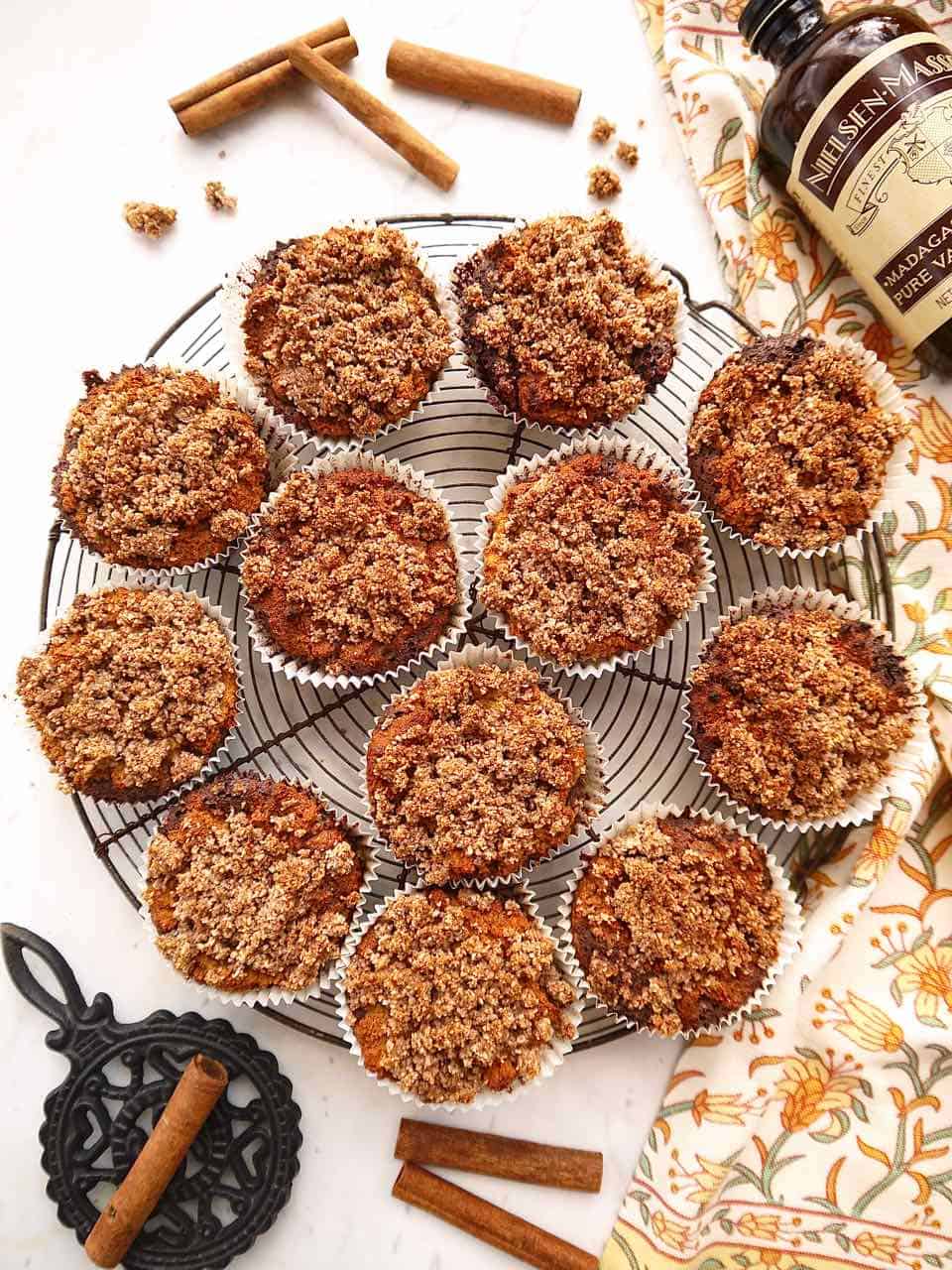 Cinnamon Coffee Cake Crumble Muffins (Paleo, GF)