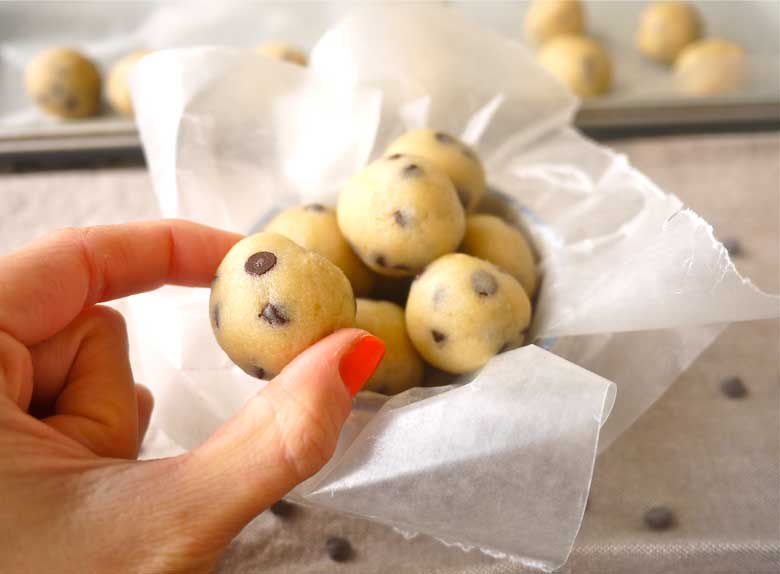 Dulce de Leche Cookie Dough Balls (paleo, GF) | Perchance to Cook, www.perchancetocook.com