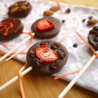 DIY Dried Fruit and Chocolate Lollipops (paleo, GF) | Perchance to Cook, www.perchancetocook.com