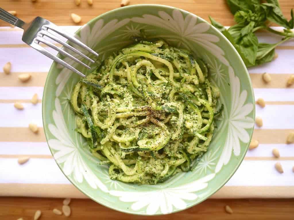 Kale and Lemon Pesto Zoodles (paleo, GF, dairy-free) | Perchance to Cook, www.perchancetocook.com