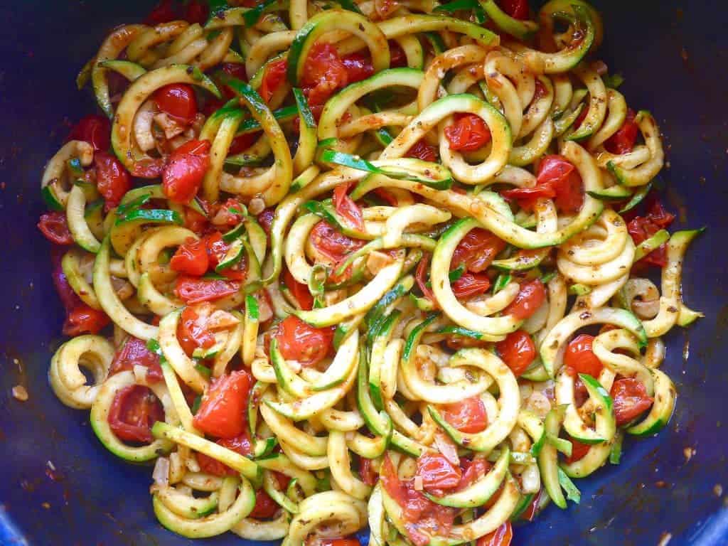Cherry Tomato Arrabbiata Zoodles (paleo, GF, vegan)- Italy in a bowl in 15 minutes! www.perchancetocook.com