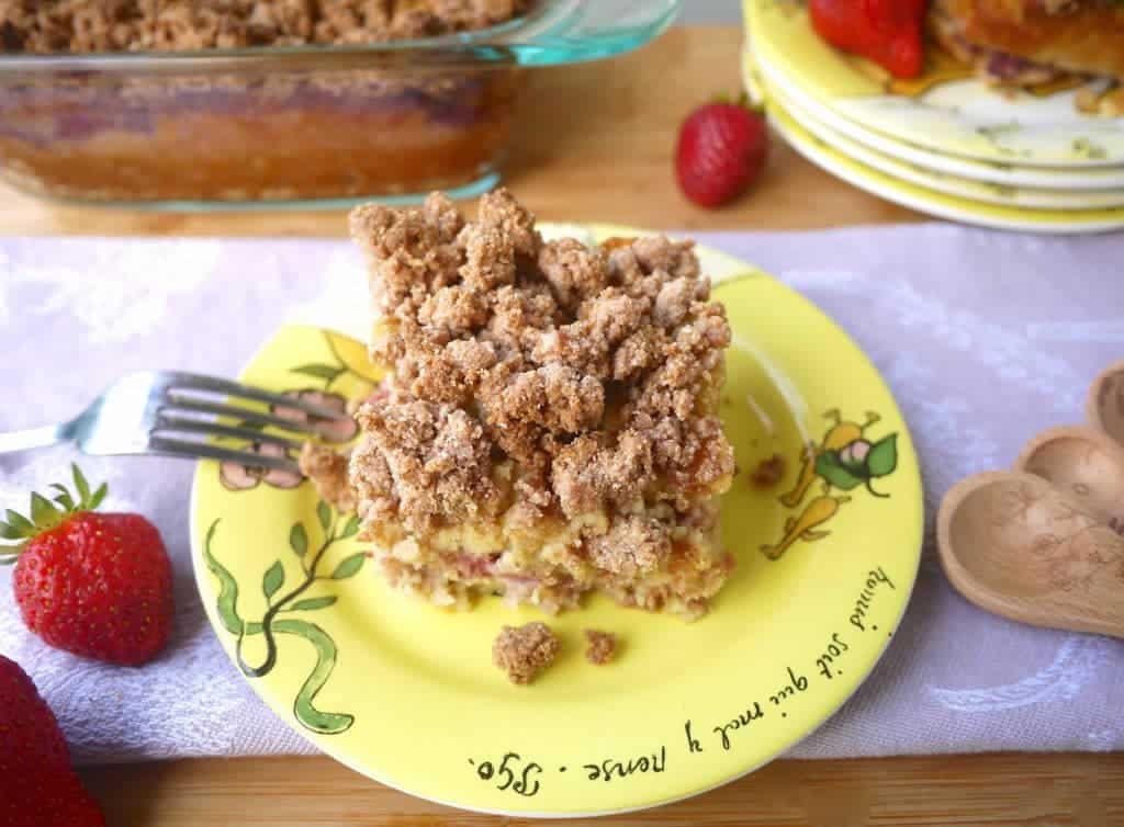Grain-Free Strawberry Coffee Cake (paleo, GF), when dessert is totally acceptable for breakfast! | Perchance to Cook, www.perchancetocook.com