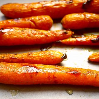 Maple Glazed Turmeric Carrots (Paleo, GF) | Perchance to Cook, www.perchancetocook.com