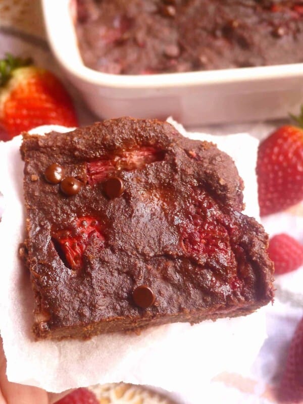 Berry Chocolate Mousse Brownies (paleo, GF)- low calorie, sweetener-free, Paleo brownies | Perchance to Cook, www.perchancetocook.com
