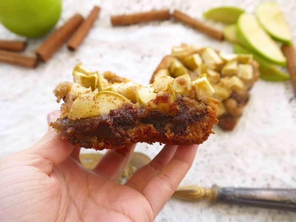 These Paleo Apple Chocolate Chip Blondies (GF) are like a chocolate chip cookie cake topped with tart crisp apples! |Perchance to Cook, www.perchancetocook.com