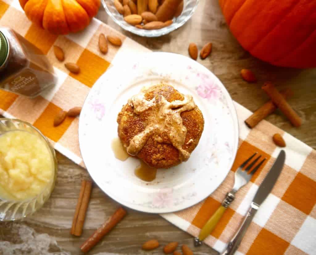 These Paleo Pumpkin Pancakes are FLUFFY Fall deliciousness |Perchance To Cook, www.perchancetocook.com