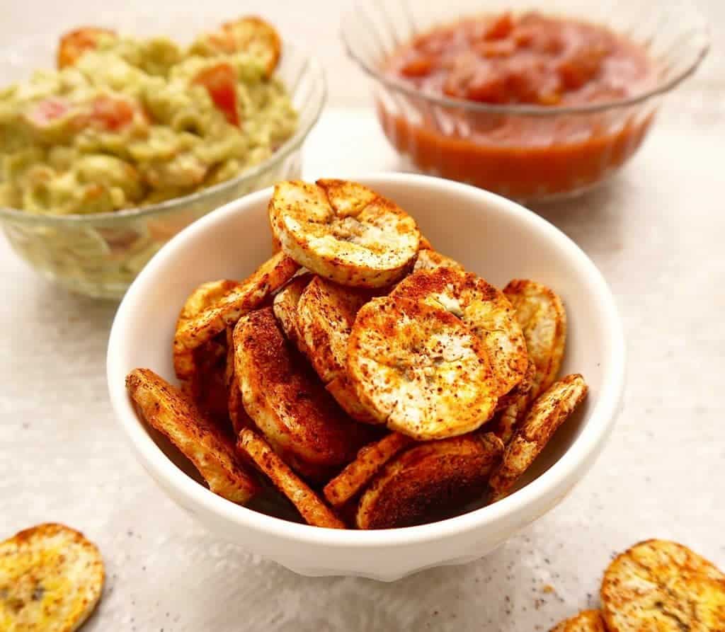 Baked Paprika Garlic Plantain Chips (Paleo, GF) | Perchance to Cook, www.perchancetocook.com
