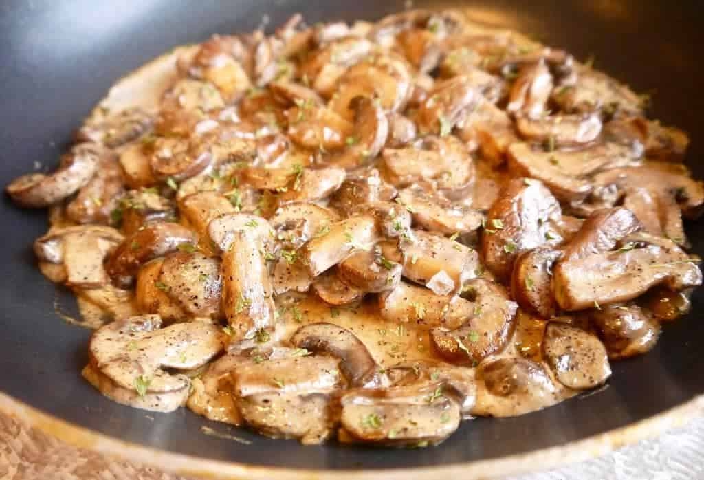 Creamy Black Pepper Paleo Mushrooms (GF, DF) | Perchance to Cook, www.perchancetocook.com