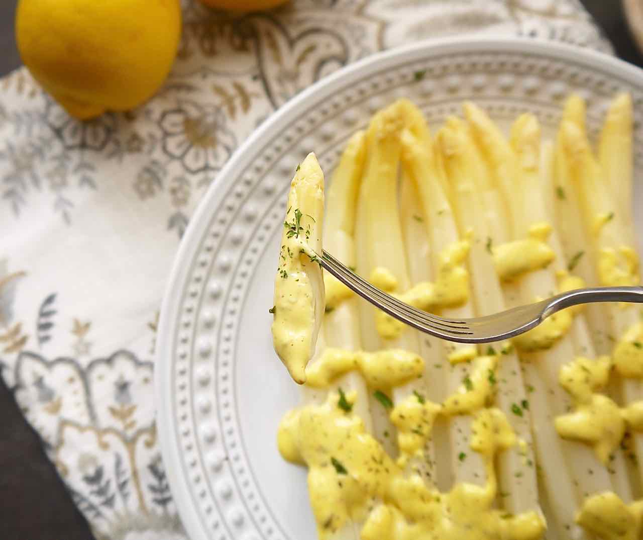 White Asparagus with a Provençal Lemon Mustard Mayo (Paleo, GF) | Perchancetocook, www.perchancetocook.com 