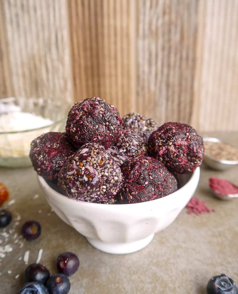 Blueberry Date Energy Balls (Paleo, Vegan) | Perchance to Cook, www.perchancetocook.com