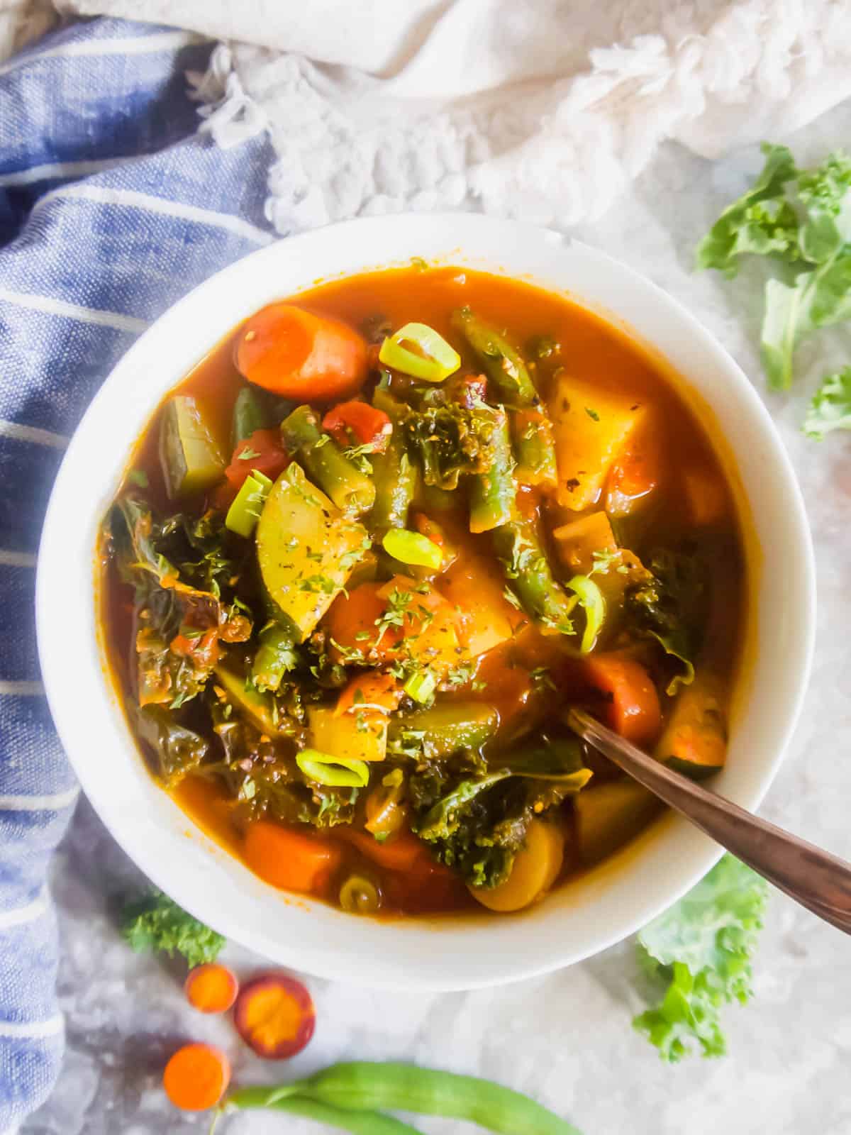 Paleo and Whole30 Tomato Vegetable Soup (GF) | Perchance to Cook, www.perchancetocook.com