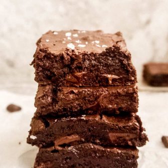 Fudgy Chocolate Chunk Brownies (Paleo, GF) | Perchance to Cook, www.perchancetocook.com