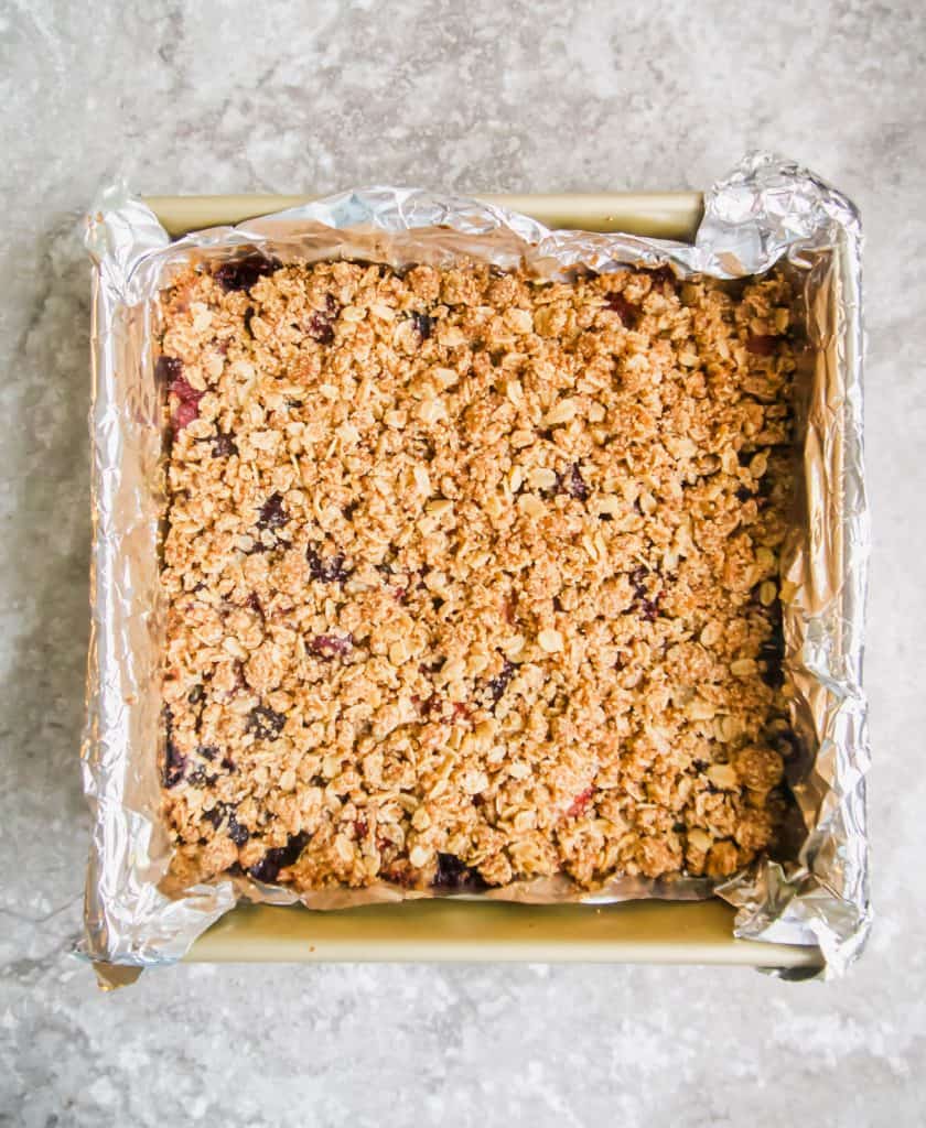 Mixed Berry Oat Crumble Bars (GF) | Perchance to Cook, www.perchancetocook.com