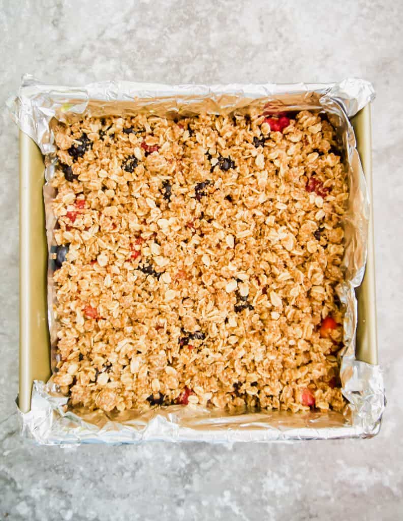 Mixed Berry Oat Crumble Bars (GF) | Perchance to Cook, www.perchancetocook.com