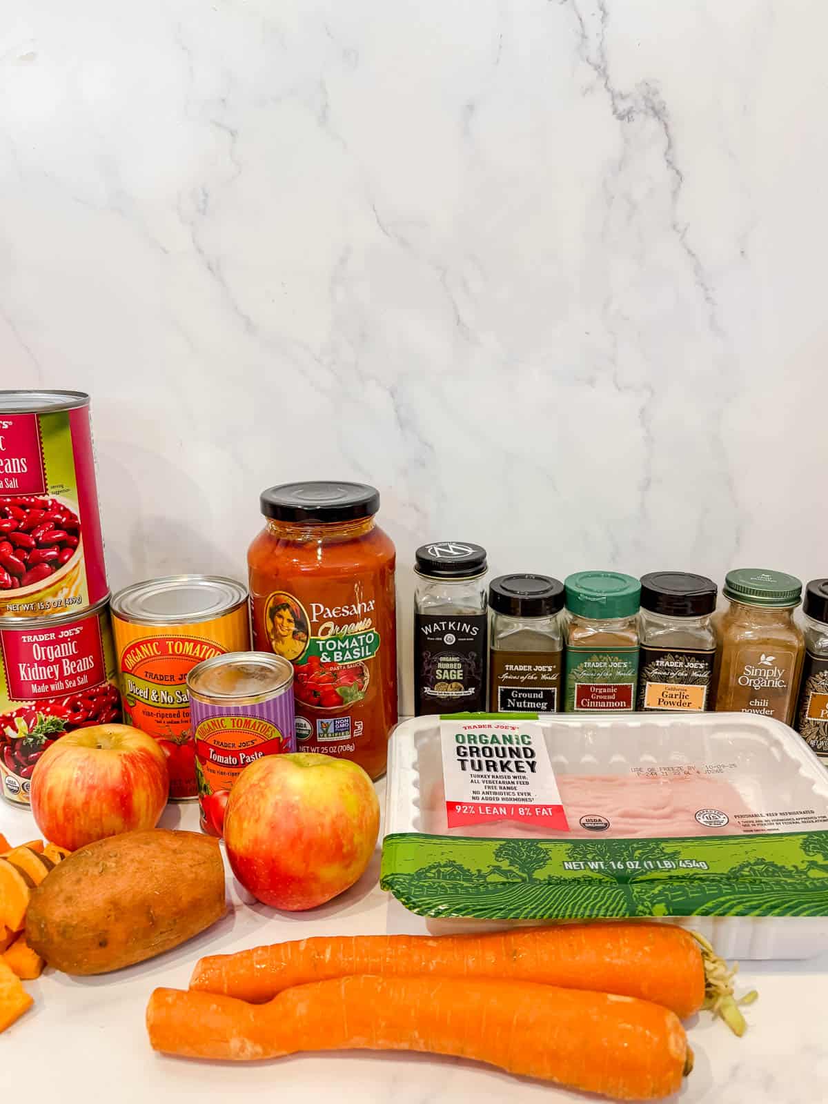Ingredients needed to make turkey apple chili.